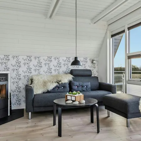 Summer House With Panoramic Sea Views On Rosnaes Hébergement de vacances